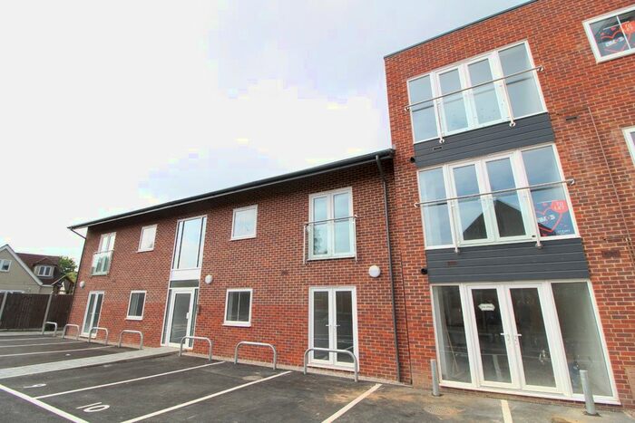 2 Bedroom Flat To Rent In Viscount House, Rochford Road, Southend-On-Sea, Essex, SS2