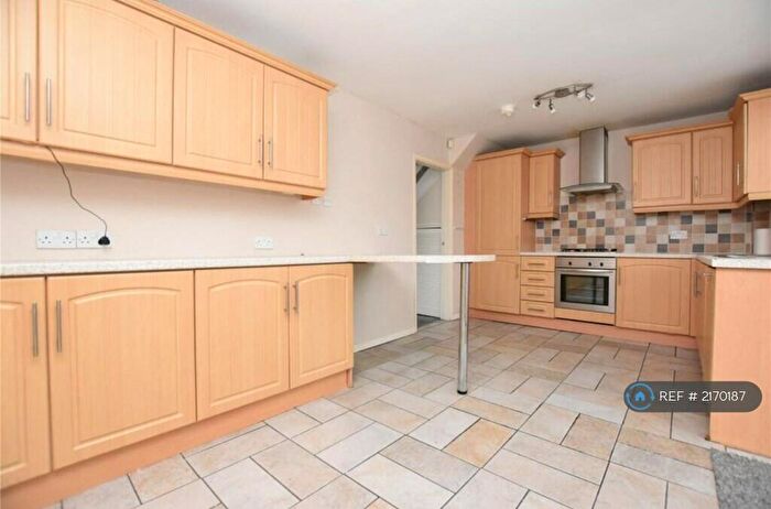 3 Bedroom Terraced House To Rent In Bruntcliffe Road, Morley, Leeds, LS27