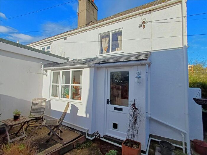 1 Bedroom Semi-Detached House For Sale In Barrack Street, Bridport, Dorset, DT6