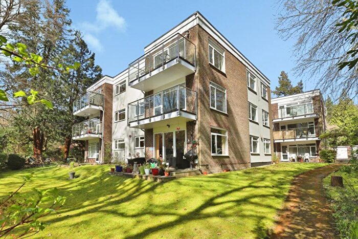 2 Bedroom Flat For Sale In Branksome Wood Road, Bournemouth, Dorset, BH4