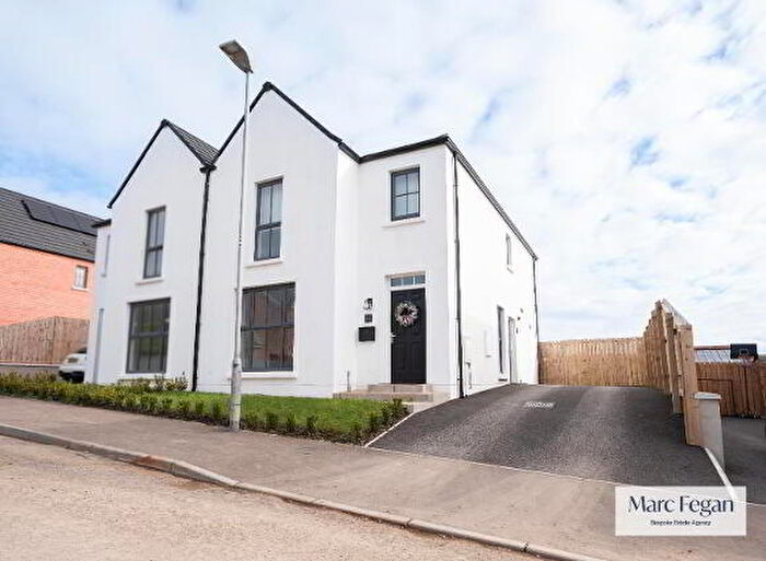 4 Bedroom Semi-Detached House For Sale In Carrickvale Park, Lurgan, BT66