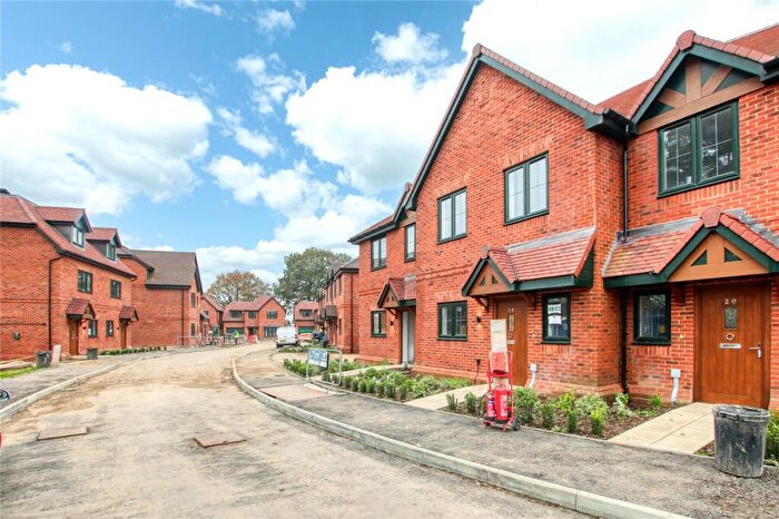 3 Bedroom End Of Terrace House For Sale In London Road, Binfield, Bracknell, Berkshire, RG42