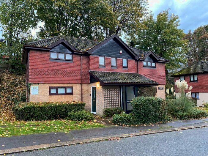 Studio To Rent In Station Approach, Coulsdon, Surrey, CR5