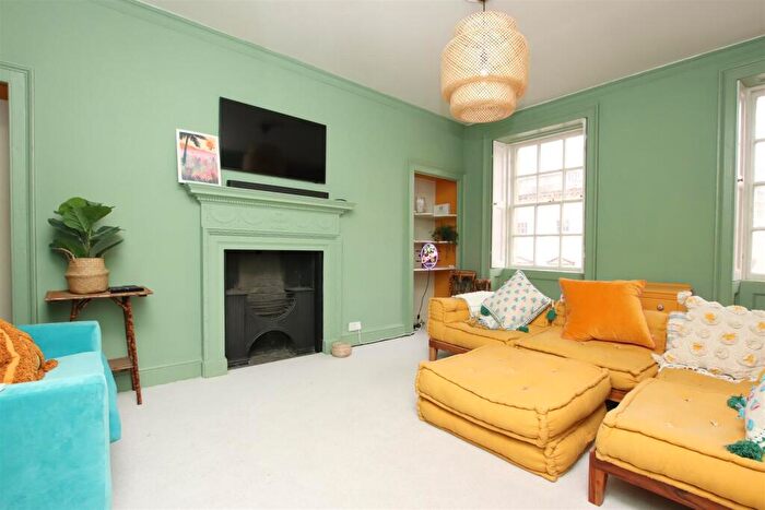 1 Bedroom Flat To Rent In Alfred Street, Bath, BA1