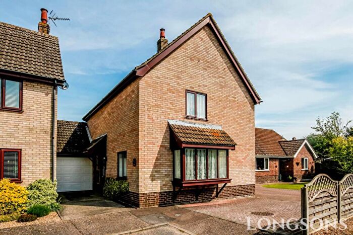 3 Bedroom Link Detached House For Sale In Hamilton Close, Watton, IP25