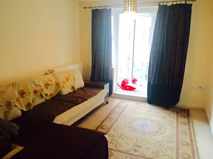 2 Bedroom Flat To Rent In Union Lane, Isleworth, TW7