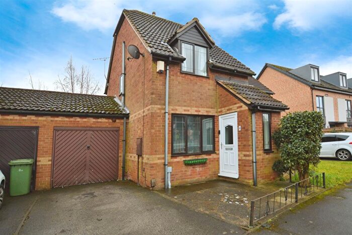 2 Bedroom Semi-Detached House For Sale In Rosemount Drive, Scunthorpe, DN16