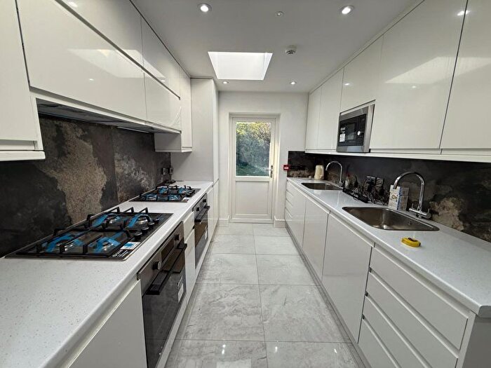 6 Bedroom Terraced House To Rent In Briar Way, West Drayton, UB7