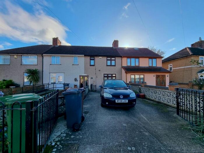 3 Bedroom Property To Rent In Bainbridge Road, Dagenham, RM9