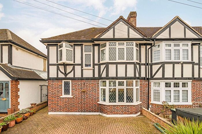3 Bedroom Property For Sale In Barnfield Avenue, Kingston Upon Thames, KT2