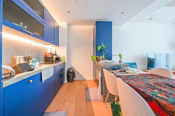 1 Bedroom Flat To Rent In Hampden House, Canary Wharf, London, E14
