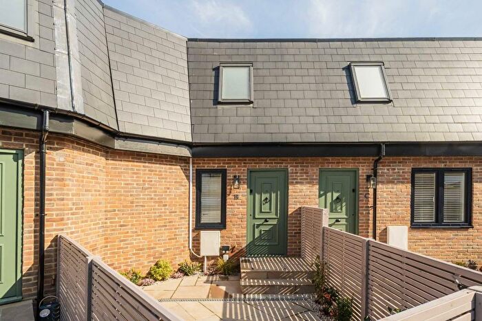 1 Bedroom Property To Rent In Waldeck Road, Chiswick, W4