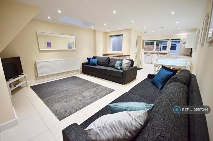 8 Bedroom Terraced House To Rent In Wyeverne Road, Cardiff, CF24