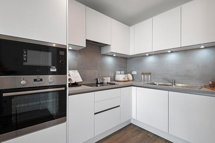 2 Bedroom Flat To Rent In Wolff House, Ridgeway Views, London, NW7