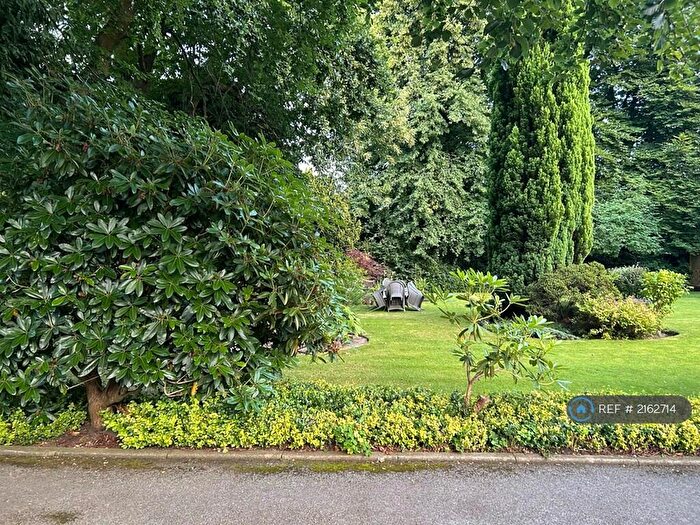 2 Bedroom Bungalow To Rent In Brooklands Road, Sale, M33