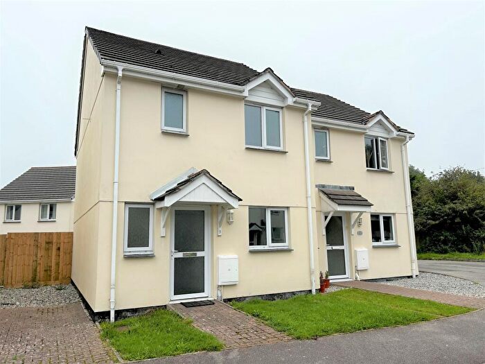 3 Bedroom Semi-Detached House To Rent In Bugle, PL26