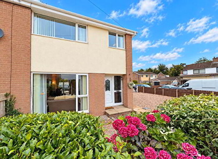 3 Bedroom Semi-Detached House For Sale In Gannet Way, Carrickfergus, BT38