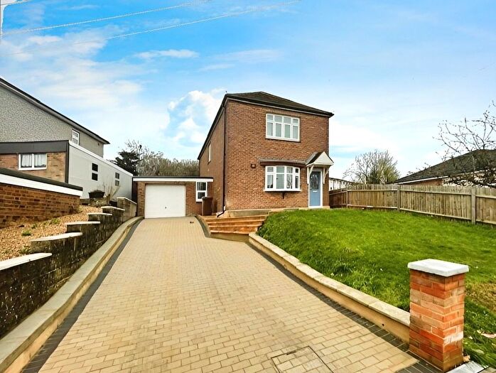 3 Bedroom Detached House To Rent In Street End Road, Chatham, Kent, ME5