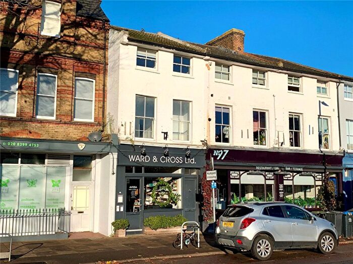3 Bedroom Maisonette For Sale In Maple Road, Surbiton, KT6