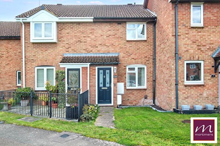 2 Bedroom Terraced House For Sale In Meadow Way, Aylesbury, HP20