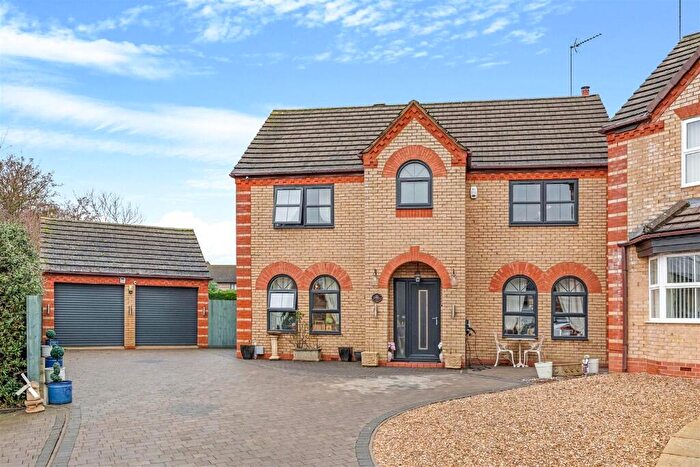 4 Bedroom Detached House For Sale In Norris Close, Kettering, Northamptonshire, NN15