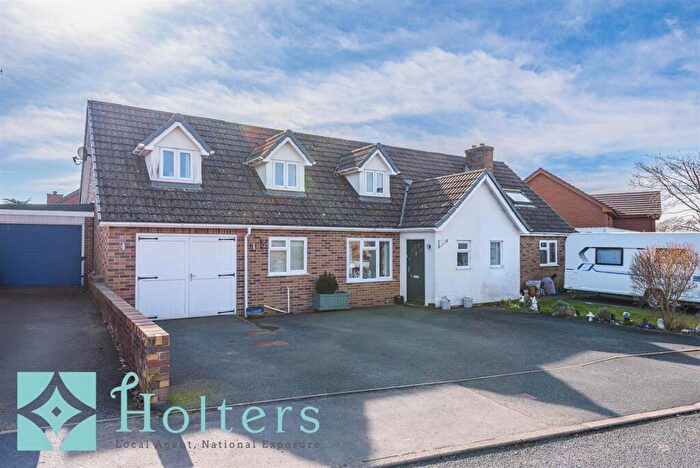 3 Bedroom Semi-Detached House For Sale In Guidfa Meadows, Crossgates, LD1