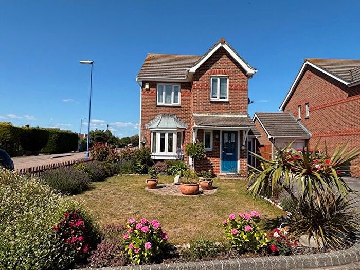 3 Bedroom Detached House For Sale In Grafton Road, Selsey, PO20