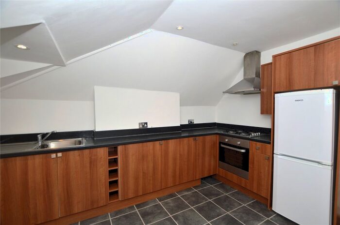 1 Bedroom Flat To Rent In Rockmount Road, London, SE19