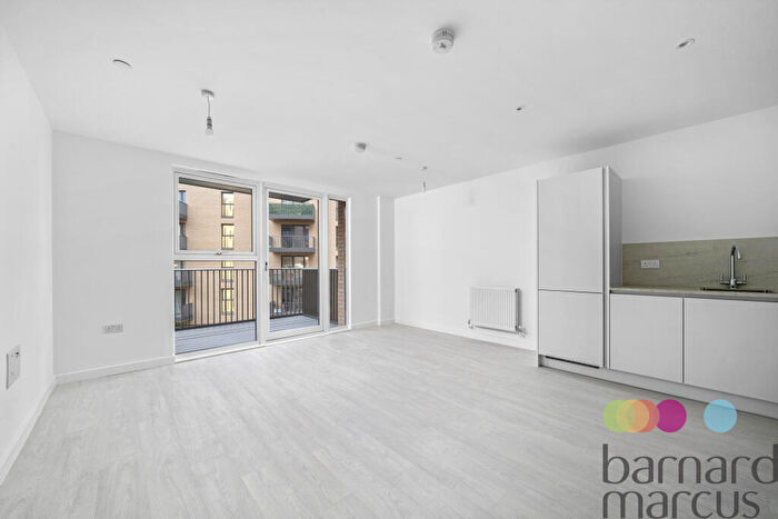 2 Bedroom Apartment To Rent In Hendon Waterside, Moorhen Drive, Hendon, NW9