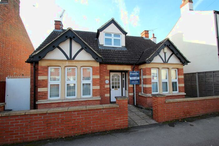 7 Bedroom House To Rent In New High Street, Headington, Oxford, OX3