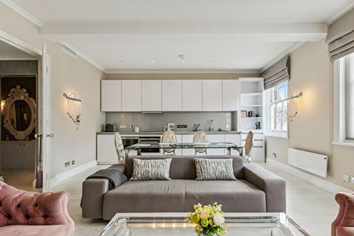 1 Bedroom Flat To Rent In Pont Street, Knightsbridge, SW1X