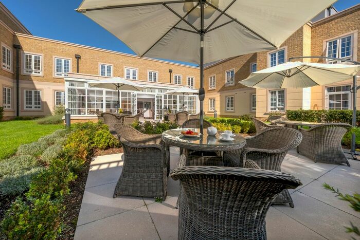 2 Bedroom Flat To Rent In Twickenham Road, Isleworth, TW7