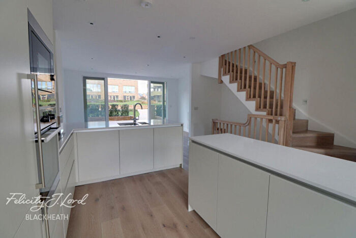 3 Bedroom Town House To Rent In Townsend Road, London, SE3