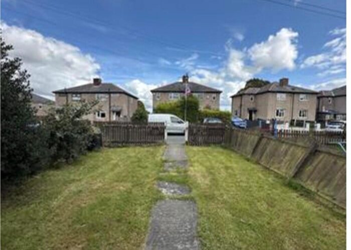 3 Bedroom Semi Detached House For Sale In Creswick Avenue, Burnley, Lancashire, BB11