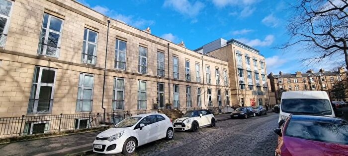 3 Bedroom Flat To Rent In Hopetoun Crescent, Edinburgh, EH7