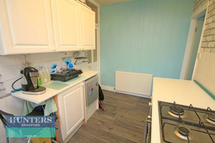 2 Bedroom Semi-Detached Bungalow For Sale In Tyersal Avenue Tyersal, Bradford, West Yorkshire, BD4