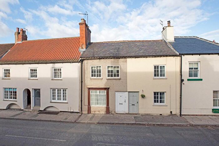 2 Bedroom Terraced House For Sale In Briggate, Knaresborough, HG5