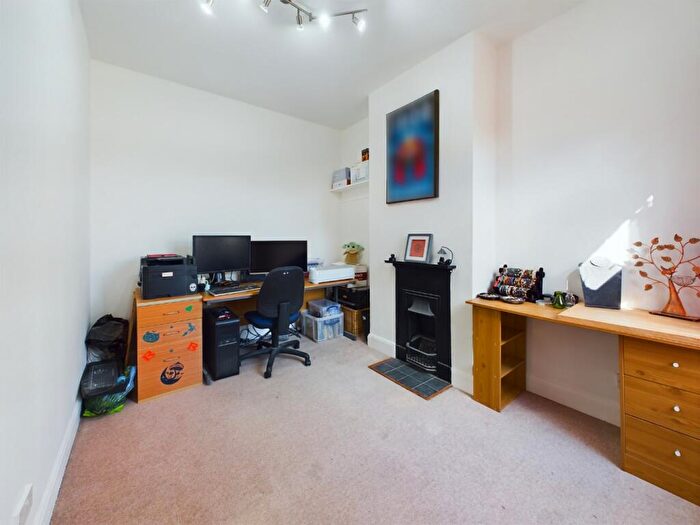 3 Bedroom Terraced House For Sale In Loyd Road, Abington, Northampton, NN1