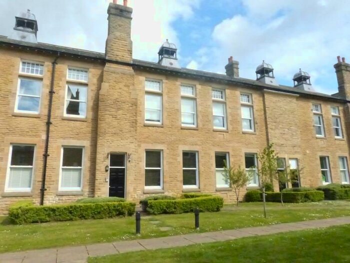 2 Bedroom Flat To Rent In Buckden Court, Menston, LS29
