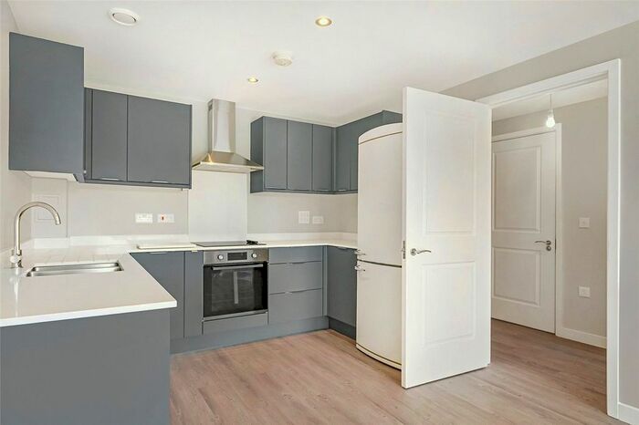 1 Bedroom Flat To Rent In Bassett House, Durnsford Road, London, SW19