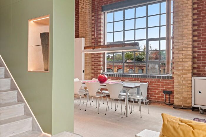 2 Bedroom Flat To Rent In Chocolate Studios, Shepherdess Place, N1