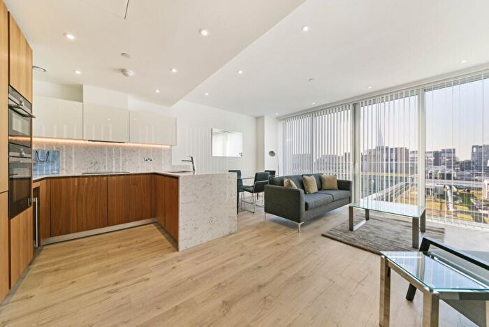 2 Bedroom Flat To Rent In Stable Walk, Aldgate East, London, E1
