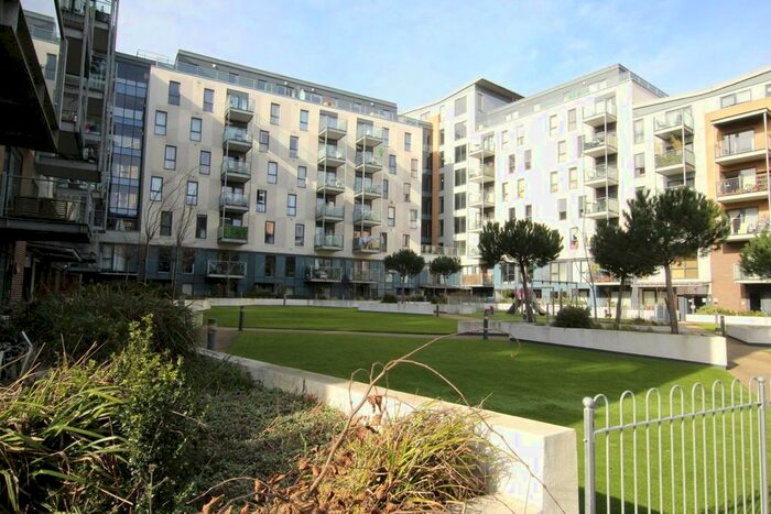 2 Bedroom Flat To Rent In Turner Street, London, E16