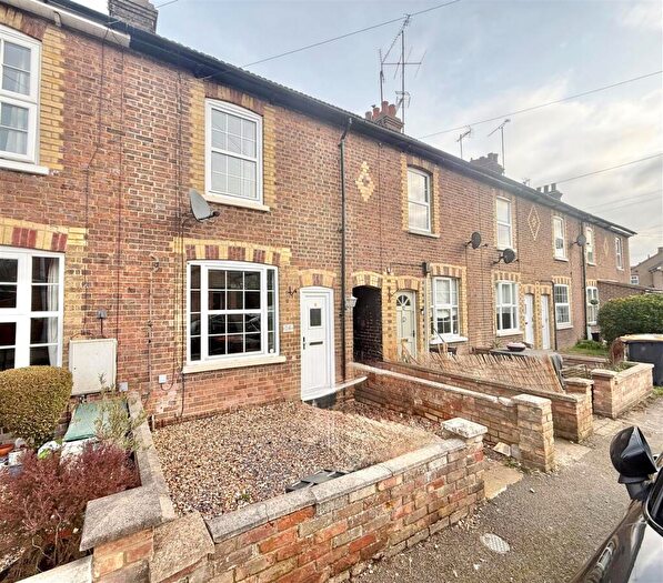 3 Bedroom Terraced House To Rent In The Lane, Chalton, LU4