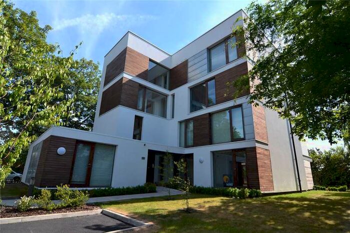 1 Bedroom Flat To Rent In Rivermead Close, Teddington, Middlesex, TW11