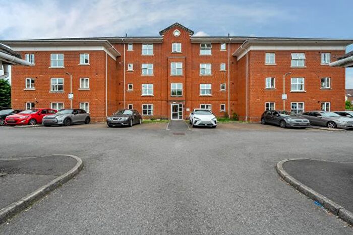 2 Bedroom Apartment For Sale In Thornycroft Close, Newbury, RG14