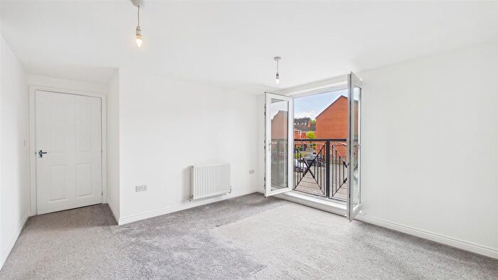 2 Bedroom Flat For Sale In Century Way, Halesowen, West Midlands, B63