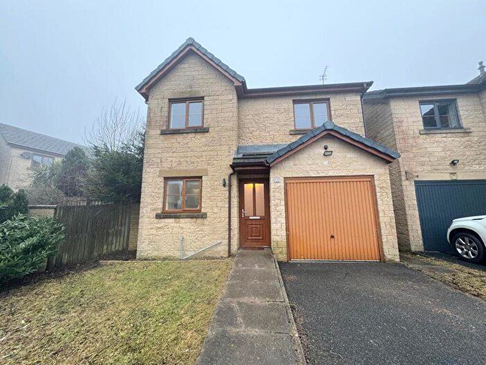 3 Bedroom Detached House To Rent In Woodthorpe, Denholme, Bradford, West Yorkshire, BD13