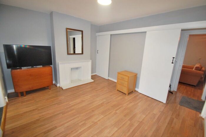 2 Bedroom Semi-Detached House To Rent In Myrtle Road, Sutton SM1