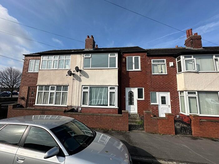 3 Bedroom Town House To Rent In Ashby View, Bramley, LS13